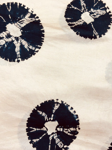 Beige black round